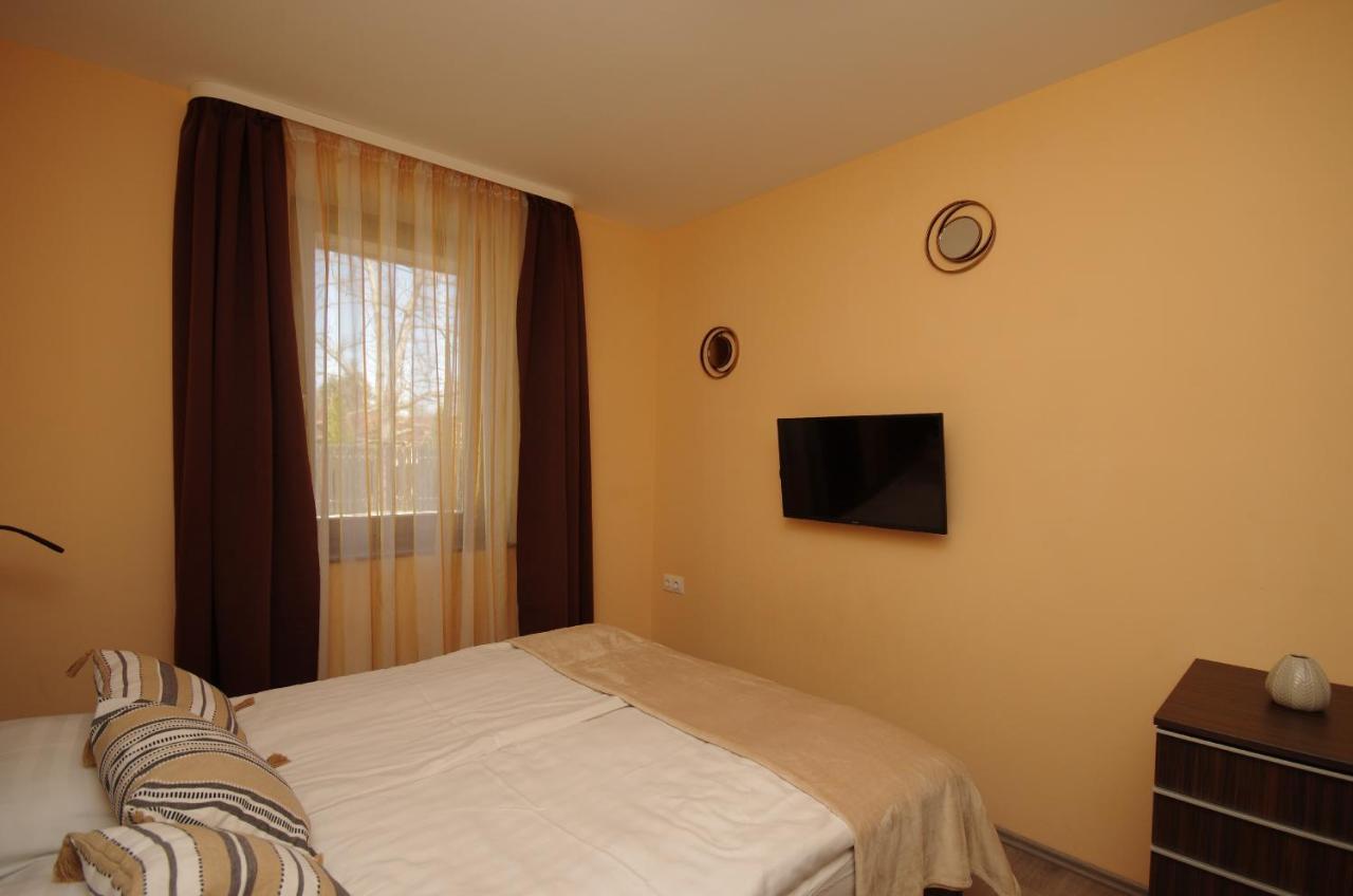 Paradiso Apartmanhaz Jula